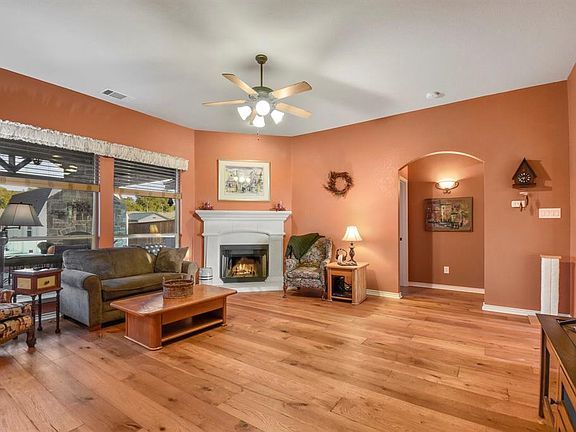 3rd image of 1513 Carol Dr