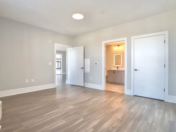 32 Oakland Avenue image 22 of 32