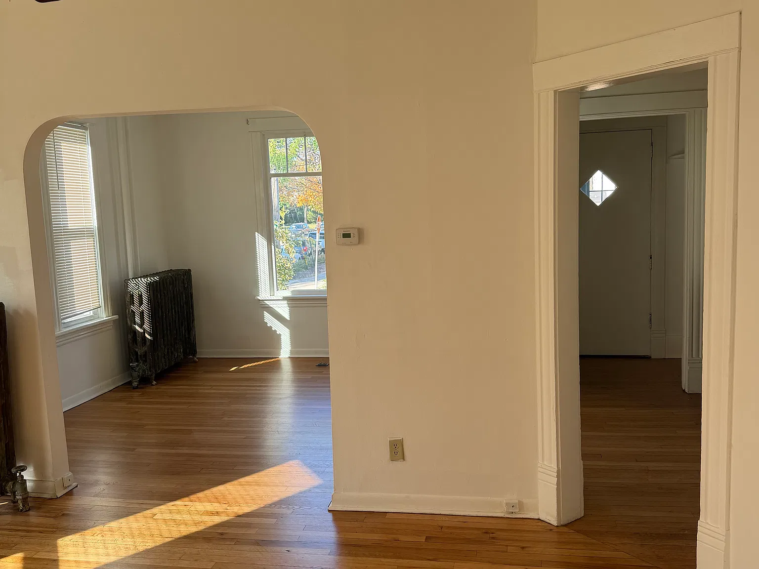 3 bed, 1281 sqft, $2,000 — Photo 4