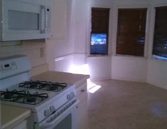 4th image of 1390 Poplar Pointe SE
