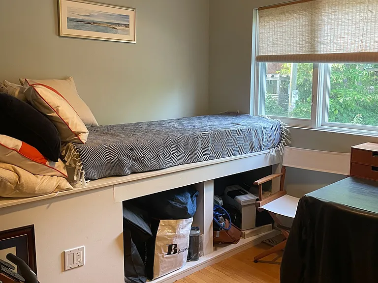 448 Green Ave — Photo 13