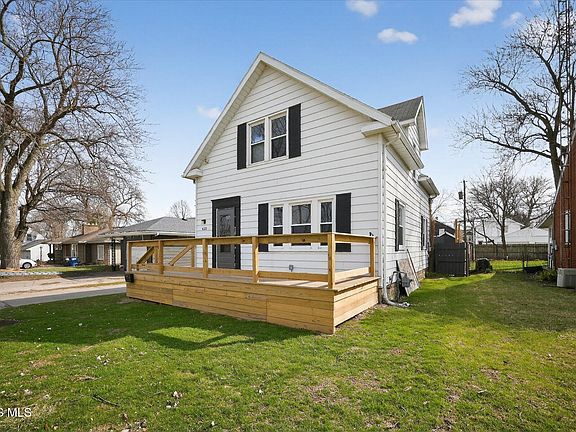 4th image of 635 Wright Ave