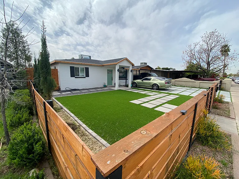 2065 E Don Carlos Ave — Photo 1