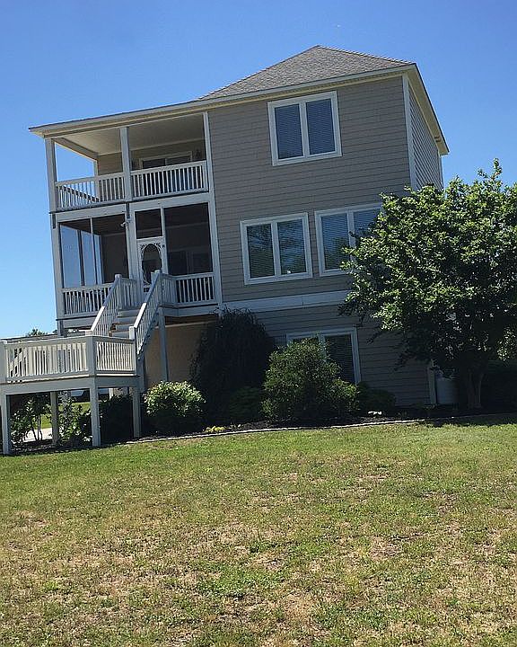 2nd image of 403 Anita Forte Dr