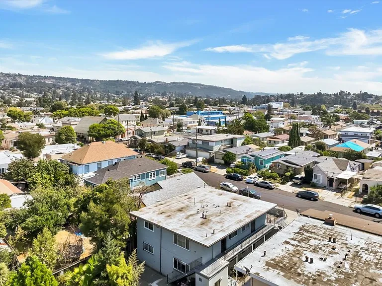 2901 Octavia St. — Photo 25