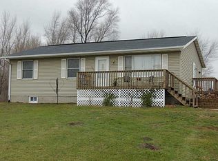 5329 33rd Avenue Dr, Center Pt, IA 52213