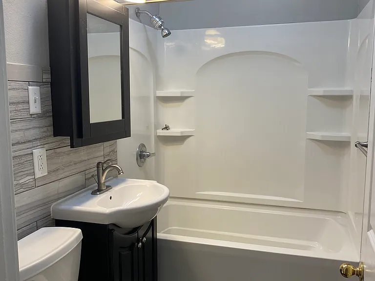 818 E Pacific St — Photo 2