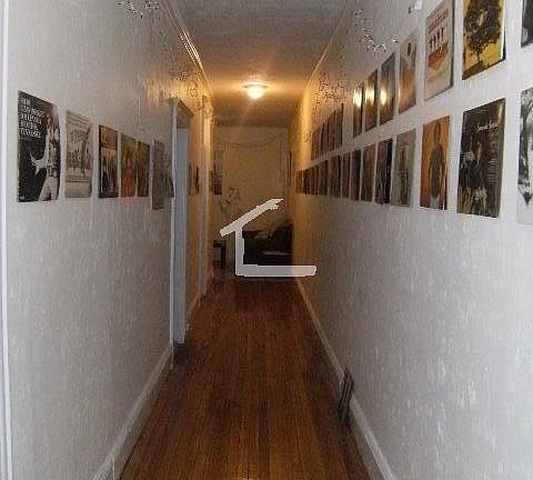 3rd image of 74 Egmont St #8