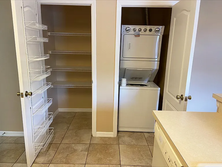 102 Wilton Cir — Photo 6