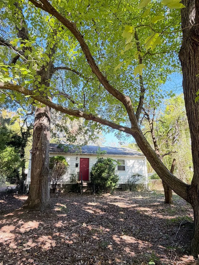 115 Mimosa Drive — Photo 1