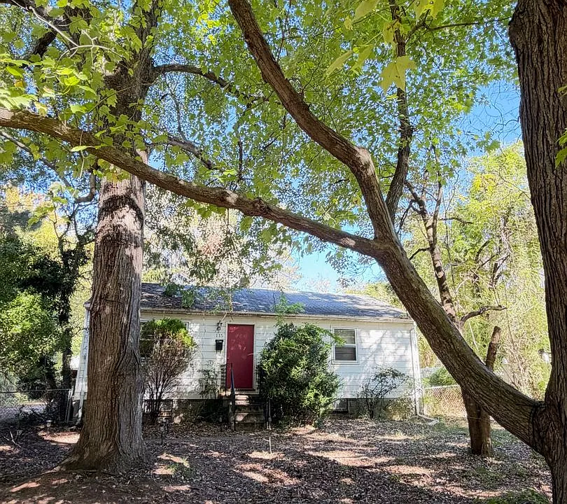 115 Mimosa Dr