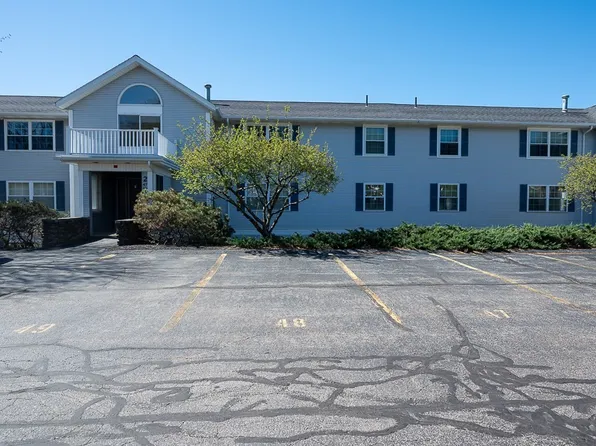 2 Crestview Dr APT 48, Spencer, MA 01562