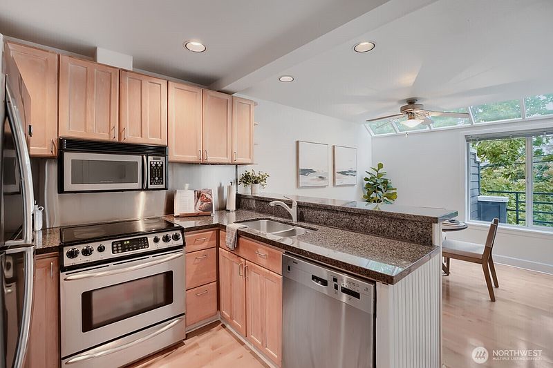 5th image of 115 W Galer Street #304