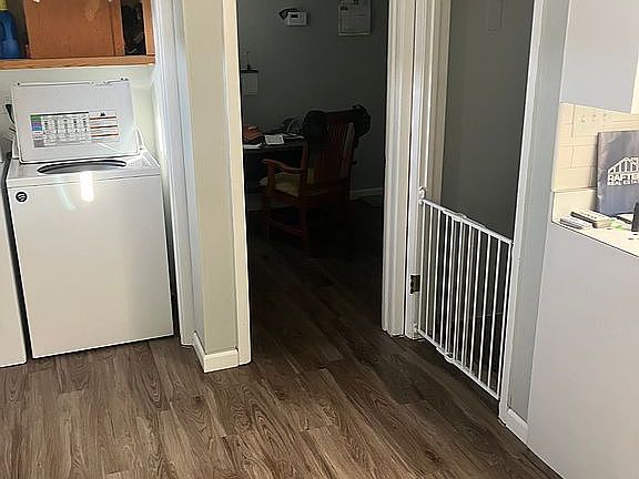 5th image of 404 NE 1st St