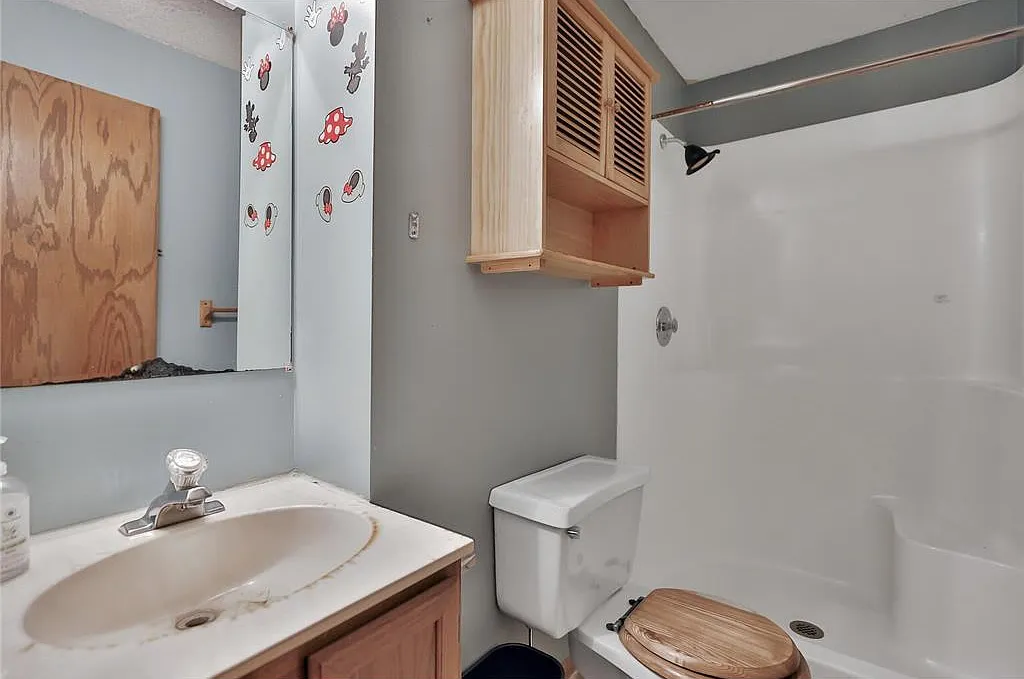 5 bed, $2,750 — Photo 4