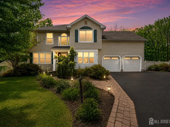 73 Nystrom Trl, Matawan, NJ 07747