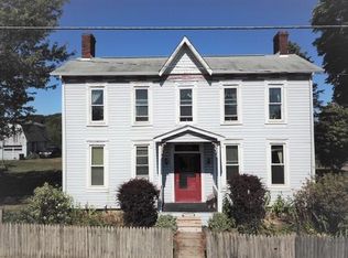 24 Main St, Hickory, PA 15340