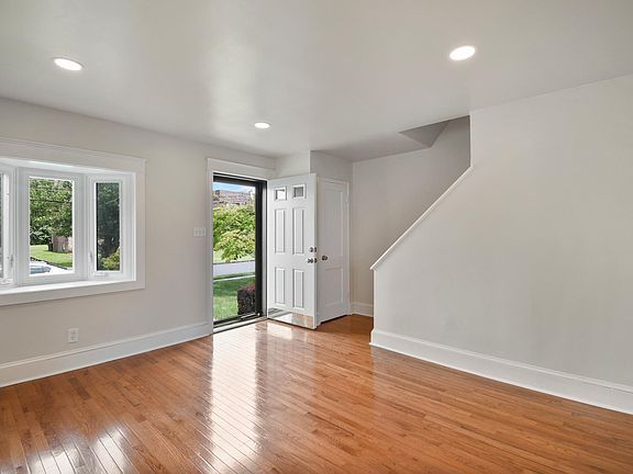 4th image of 111 W Sylvan Ave
