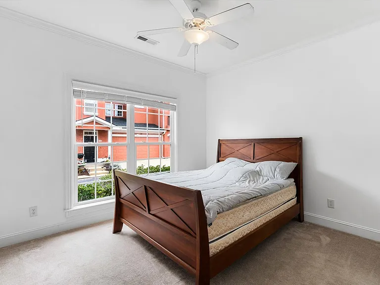 901 Renaissance Ct — Photo 12