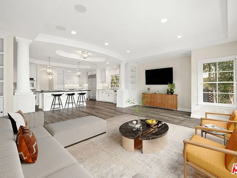 735 Thayer Ave — Photo 8
