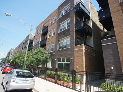 2935 N Clybourn Ave UNIT 401, Chicago, IL, 60618