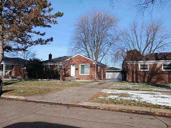 3rd image of 20007 Elizabeth St