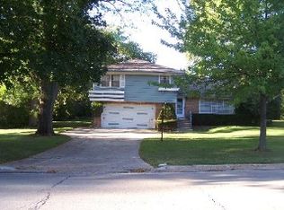 231 E Elm St, Wheaton, IL 60189