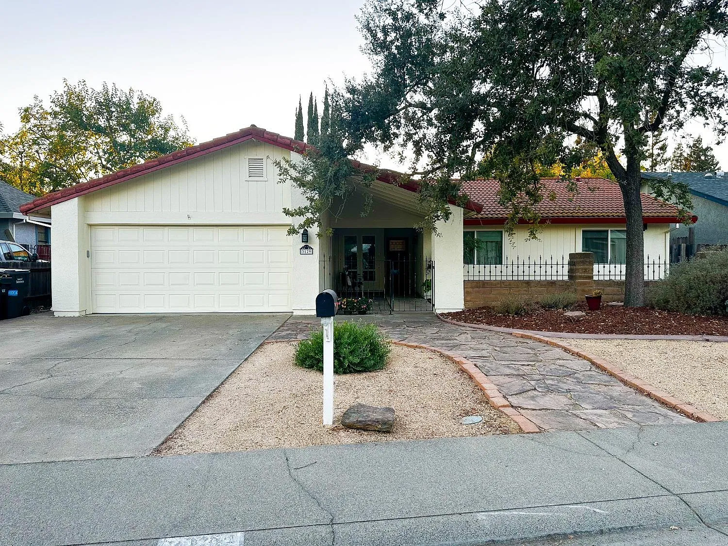 3129 Kobrock Way photo 1