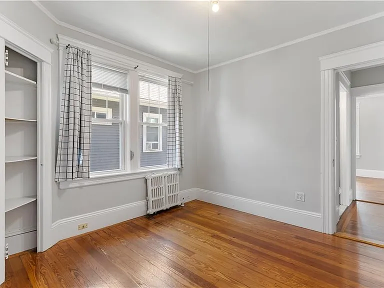 157 Irving Ave — Photo 9