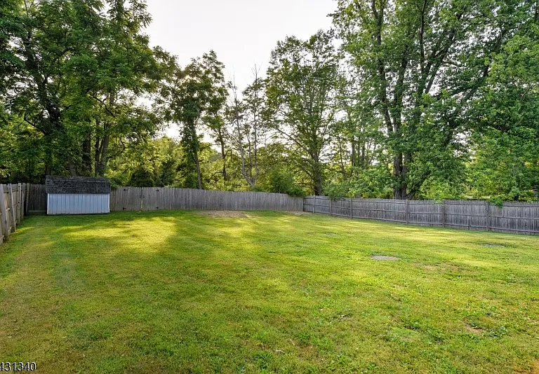 10 Lake Dr — Photo 36