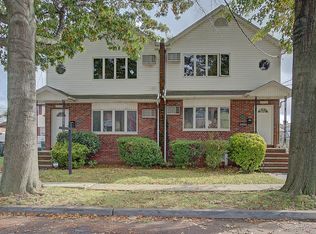 208-18 47th Ave, Bayside, NY 11361