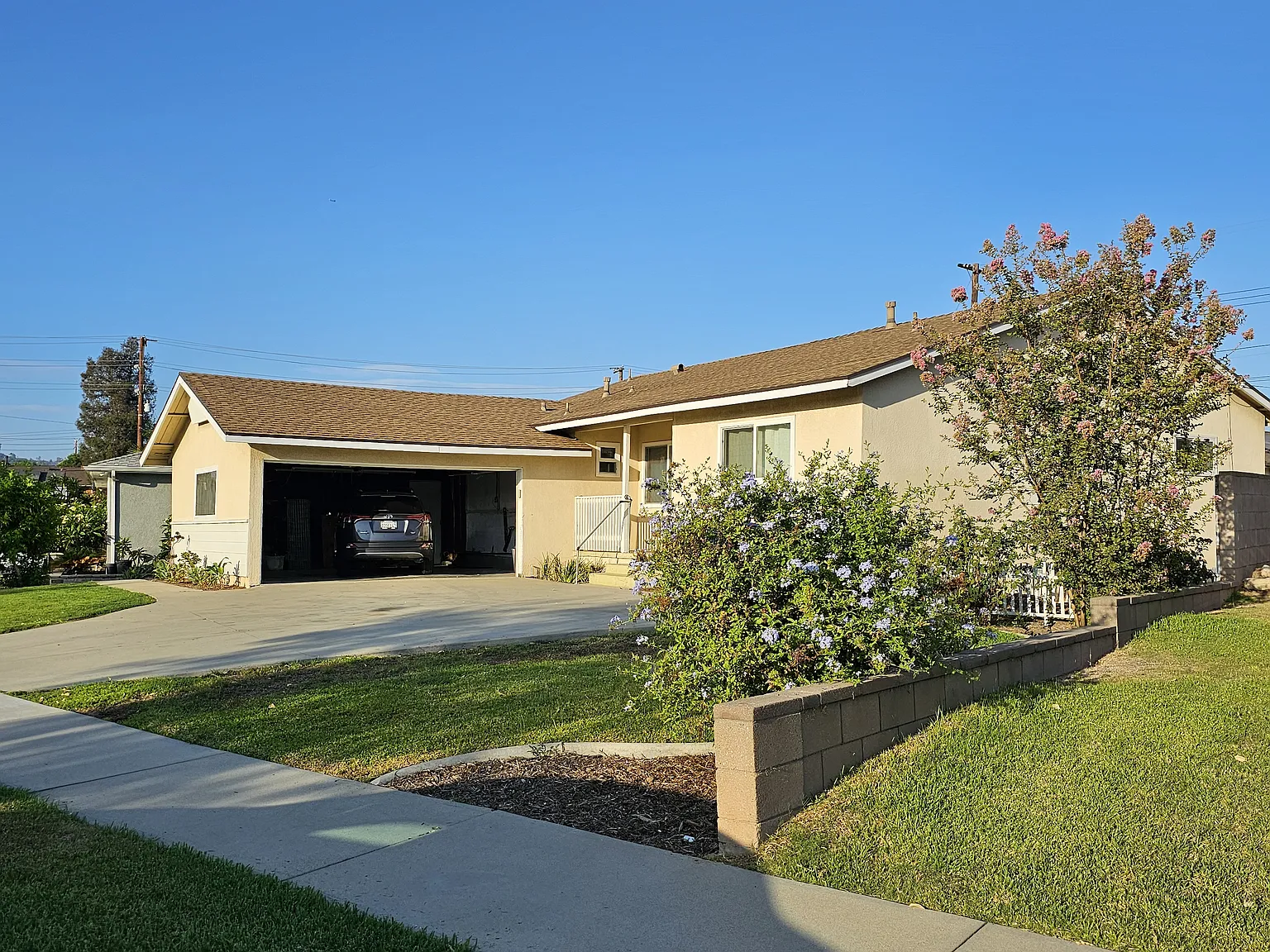 3 bed, 1364 sqft, $3,800 — Photo 1