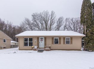 3130 Sunderland Rd, Lansing, MI 48911