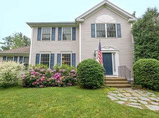 25 Pond Rd, Raymond, NH 03077