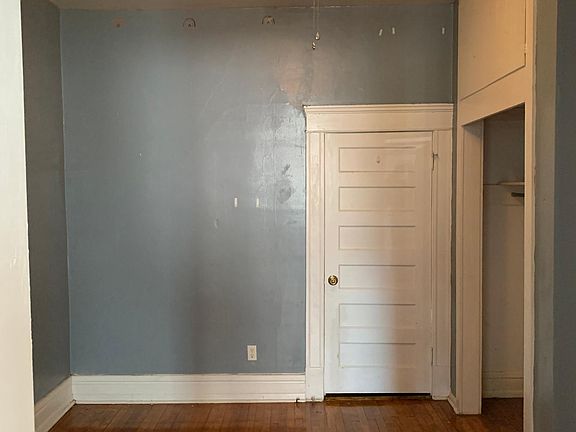 3rd image of 117 N Ellis St