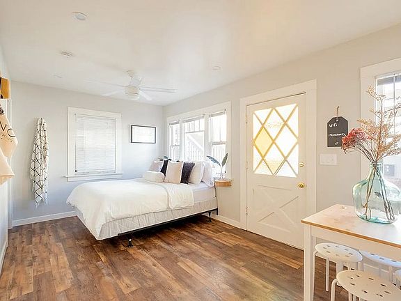 4th image of 810 El Carmel Pl