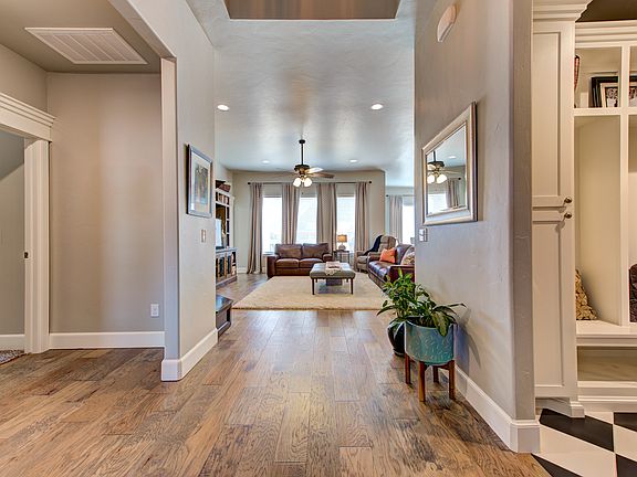 3rd image of 13605 Firethorn Dr