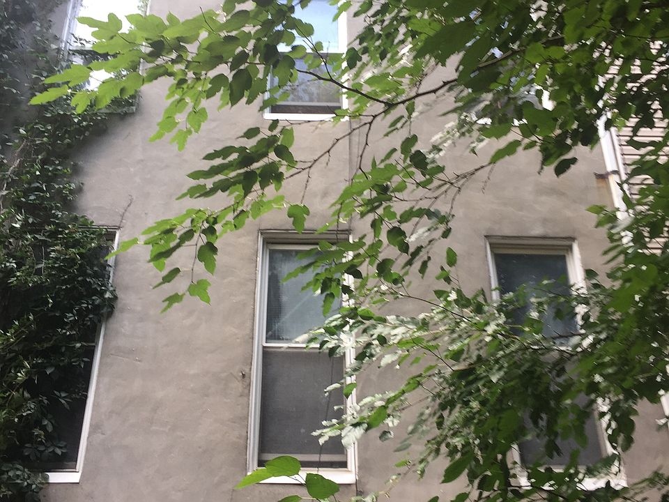 2nd image of 47 Albany Ave