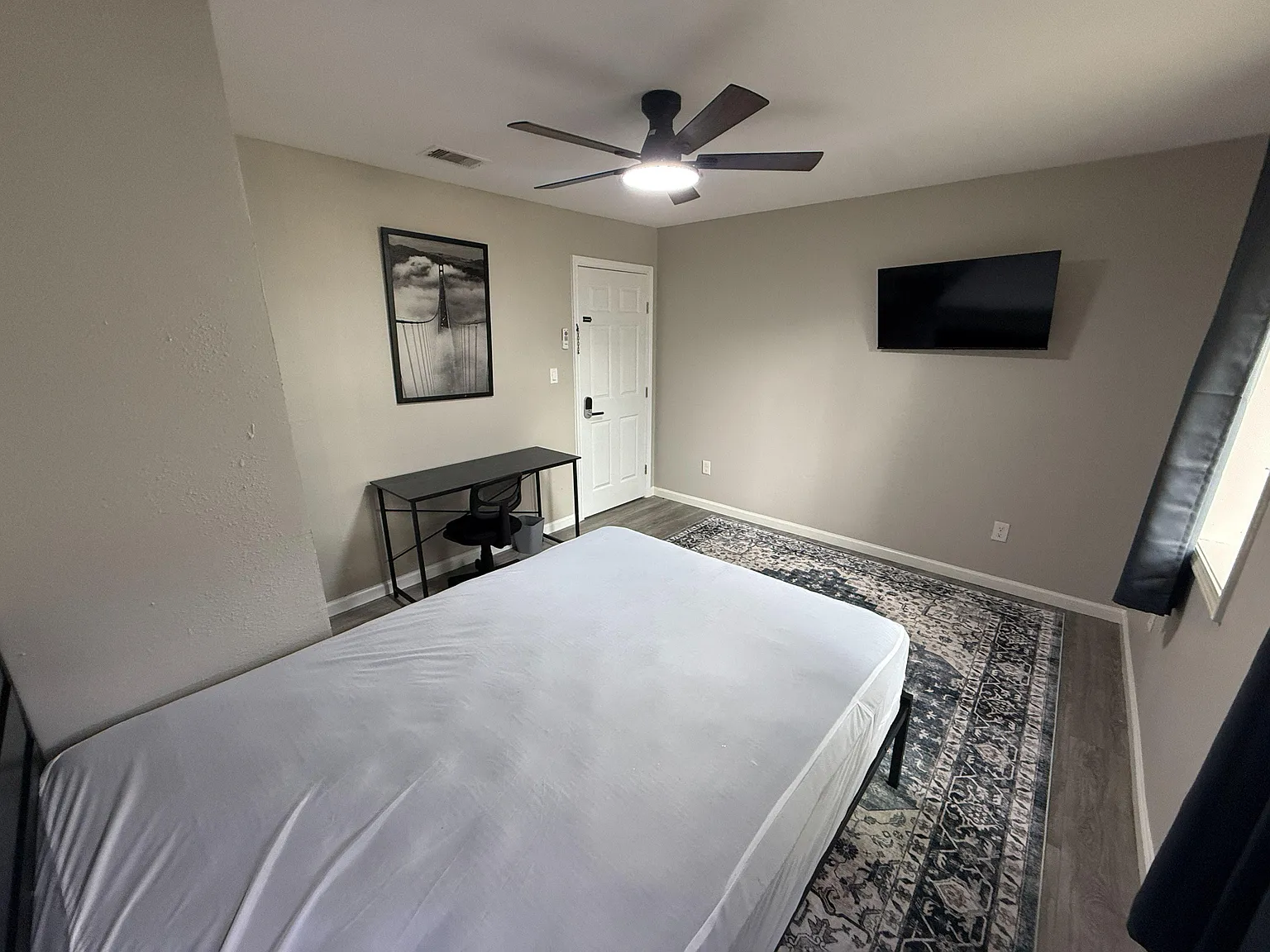 4 bed, 5.0 bath, 2165 sqft, $841 — Photo 3