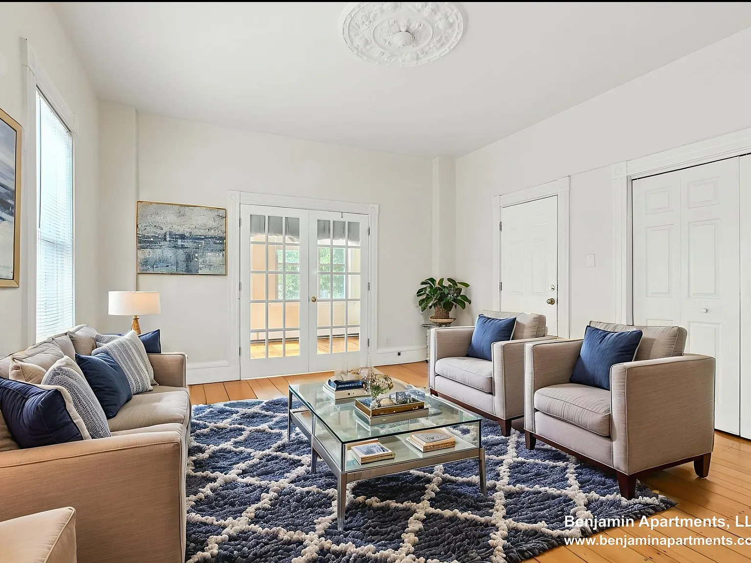2 bed, 1900 sqft, $2,800 — Photo 1