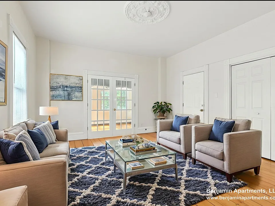 547 Broadway #1A