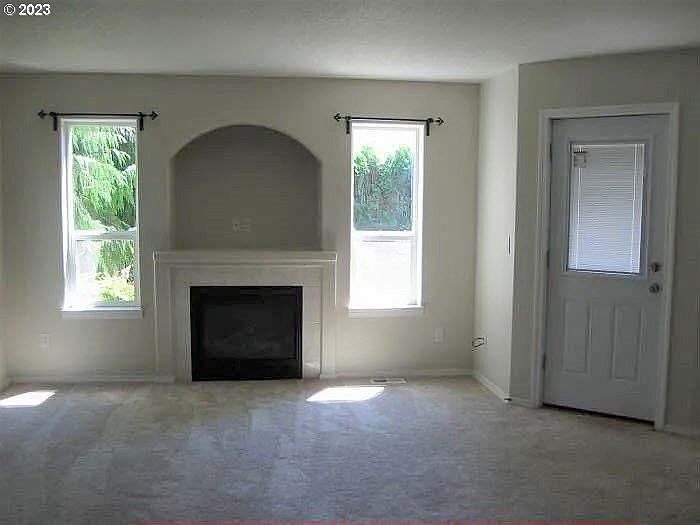 2nd image of 15614 NE Milton Pl