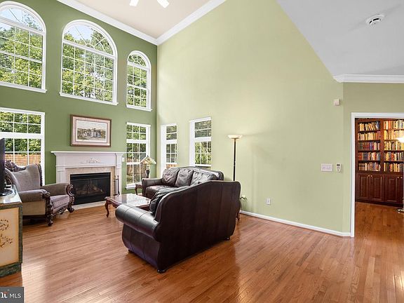 5th image of 8218 Whitebark Ln