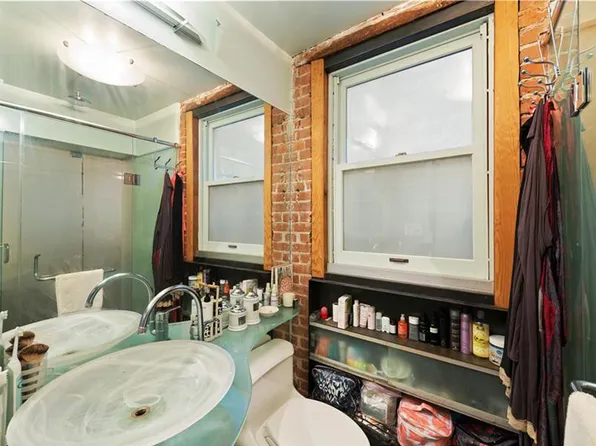 331 West 21st Street image 4 of 6