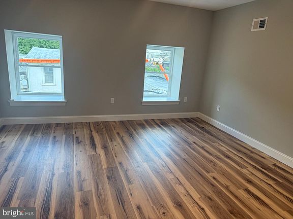 4th image of 4810 Umbria St