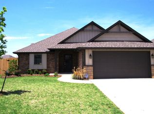 18525 Summer Grove Ave, Edmond, OK 73012