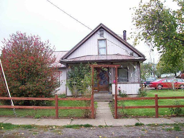 1st image of 282 NE 2nd St