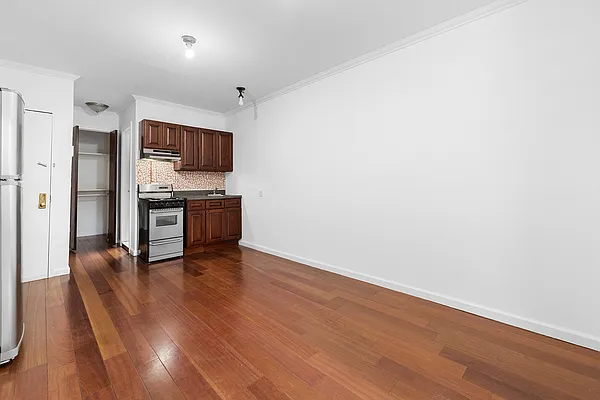 Rented by REAL New York | media 6