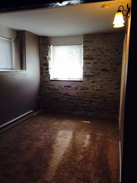 1 bed, 1100 sqft, $1,100 — Photo 2