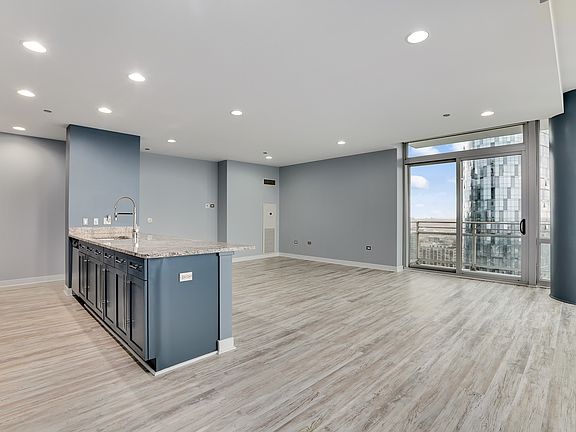 4th image of 737 W Washington Blvd APT 2908